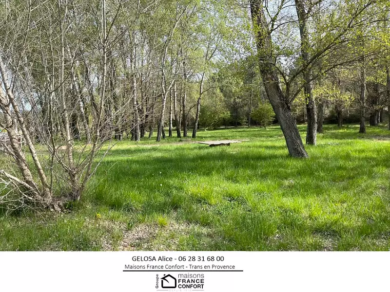 Terrain à bâtir, 1 000 m² - Salernes (83690)