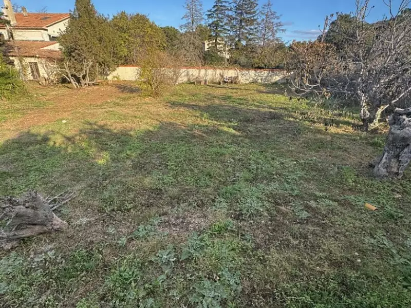 Terrain à bâtir, 425 m² - Gignac-la-Nerthe (13180)