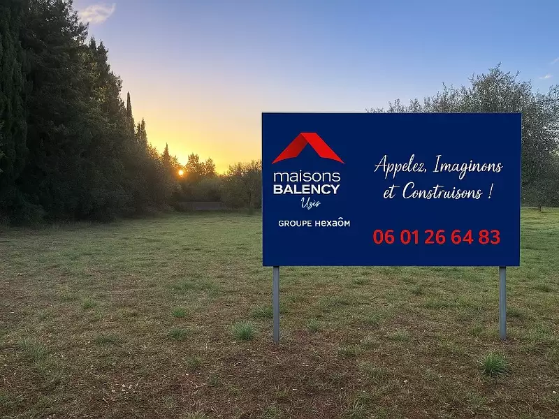 Terrain à bâtir, 981 m² - Castillon-du-Gard (30210)