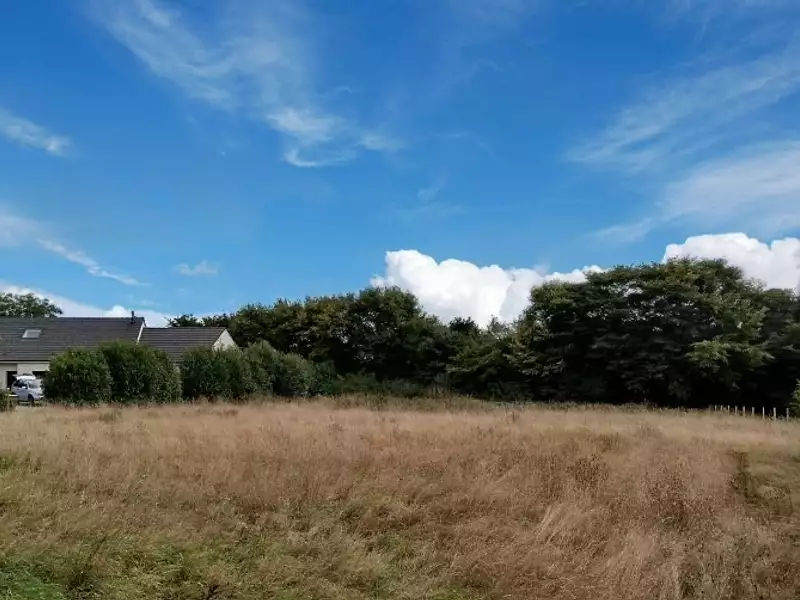 Terrain à bâtir, 2 867 m² - Beaumesnil (27410)