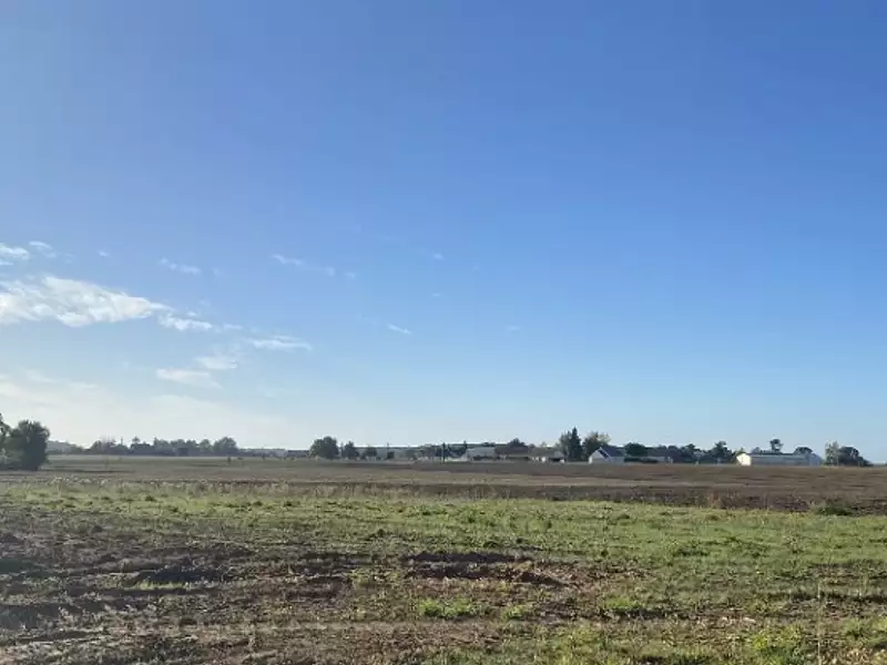 Terrain à bâtir, 544 m² - Saint-Laurent-en-Gâtines (37380)