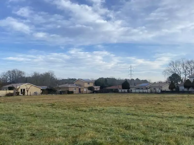 Terrain à bâtir, 650 m² - Léognan (33850)