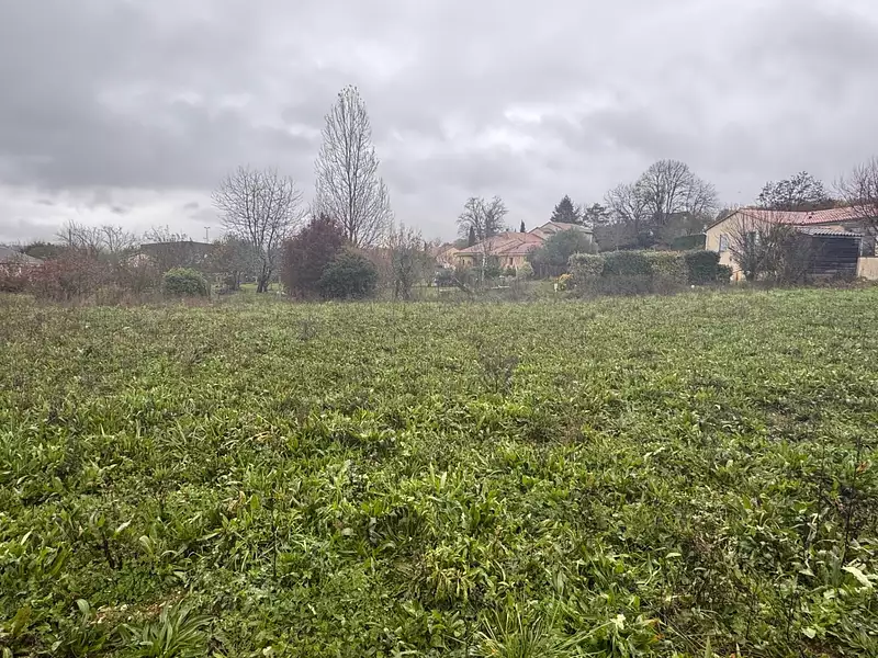 Terrain à bâtir, 600 m² - Agonac (24460)