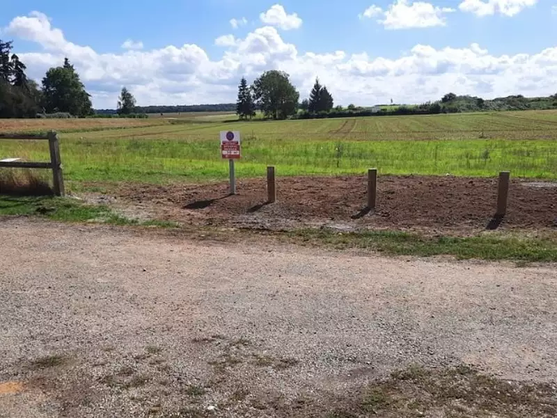 Terrain à bâtir, 857 m² - Grossoeuvre (27220)