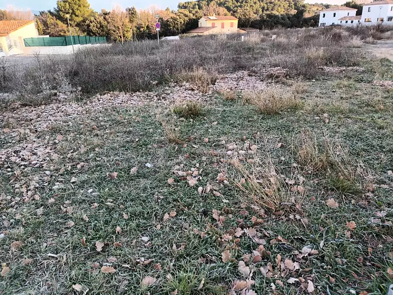 Terrain à bâtir, 219 m² - Pertuis (84120)