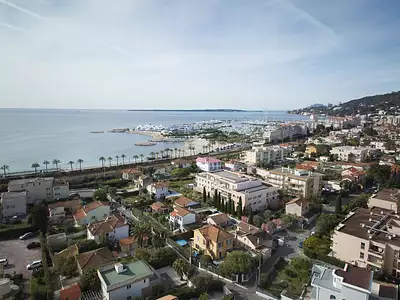 GOLFEJUAN LES VOILES BLANCHES