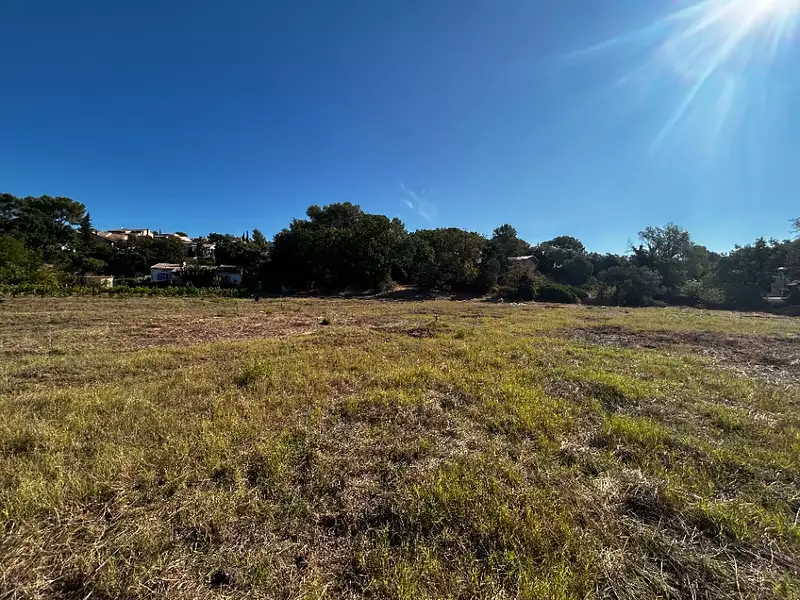Terrain à bâtir, 500 m² - Fréjus (83600)