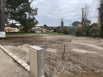 Terrain à bâtir, 744 m²