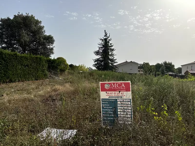 Terrain à bâtir, 700 m² - Léognan (33850)