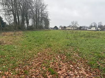 Terrain à bâtir, 676 m²