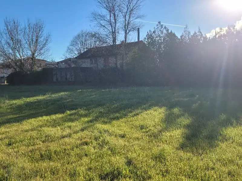 Terrain à bâtir, 644 m² - Cruas (07350)