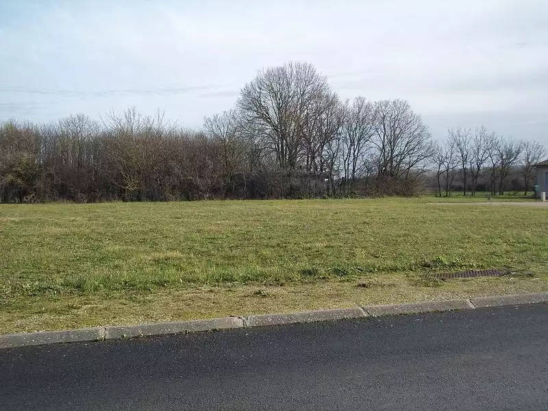 Terrain à bâtir, 887 m² - Saint-Maurice-la-Clouère (86160)