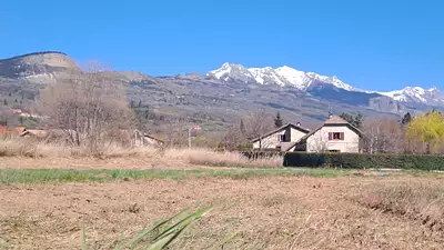 Terrain à bâtir, 590 m²