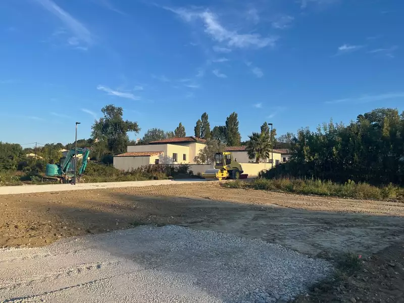 Terrain à bâtir, 715 m² - Puygiron (26160)