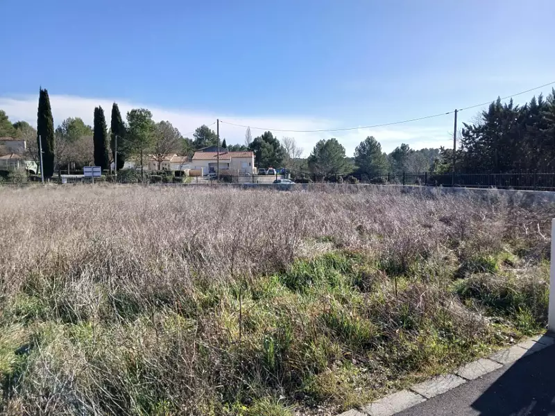 Terrain à bâtir, 700 m² - Le Triadou (34270)