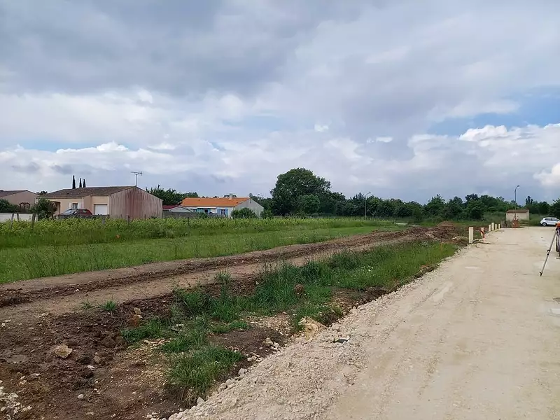 Terrain à bâtir, 643 m² - Saujon (17600)