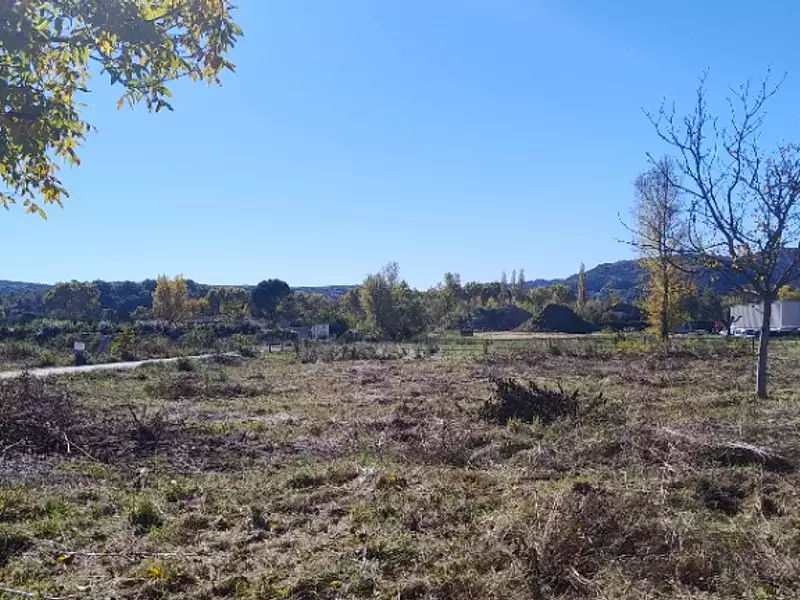 Terrain à bâtir, 900 m² - Vallon-Pont-d'Arc (07150)