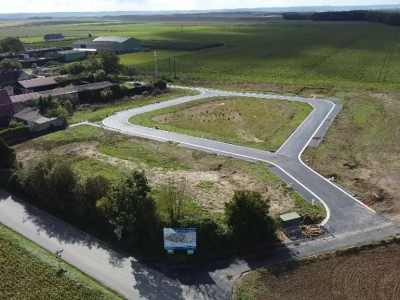 Terrain à bâtir, 591 m² - Cambronne-lès-Clermont (60290)