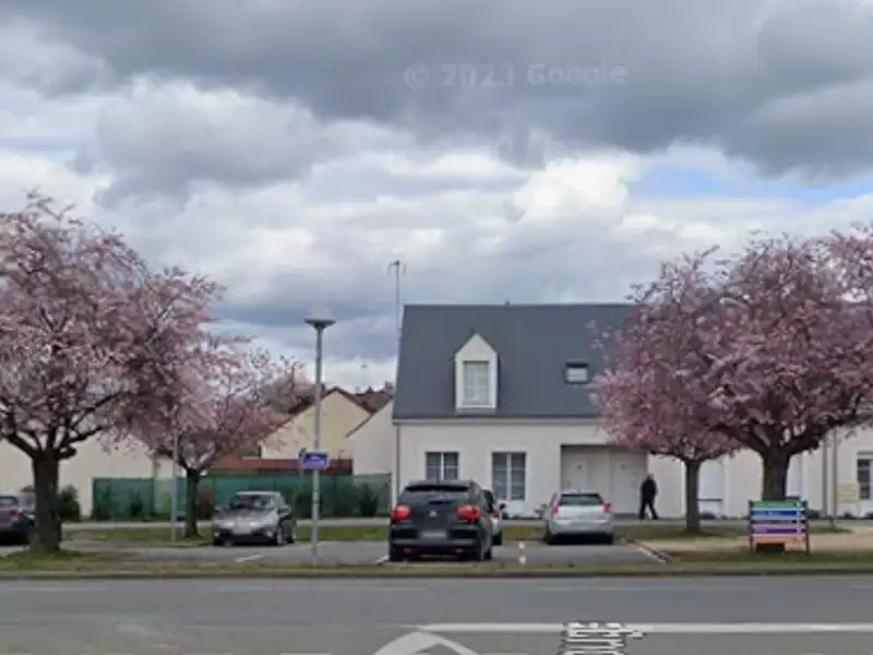 Terrain à bâtir, 800 m² - Vennecy (45760)