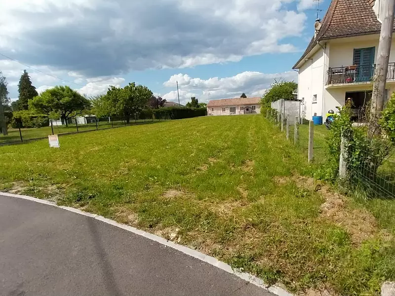 Terrain à bâtir, 409 m² - Montpon-Ménestérol (24700)