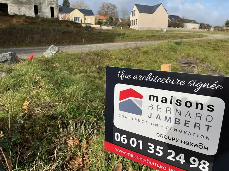 Terrain à bâtir, 345 m² - Denée (49190)