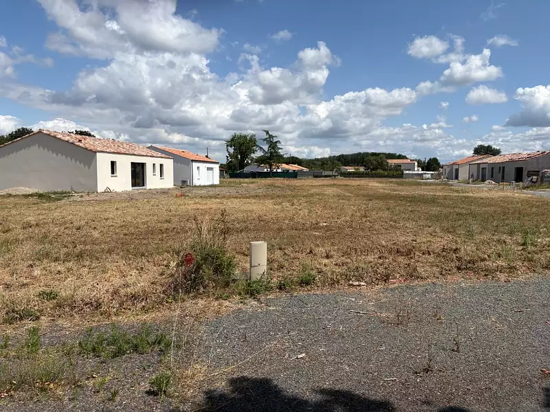 Terrain à bâtir, 593 m² - Soullans (85300)