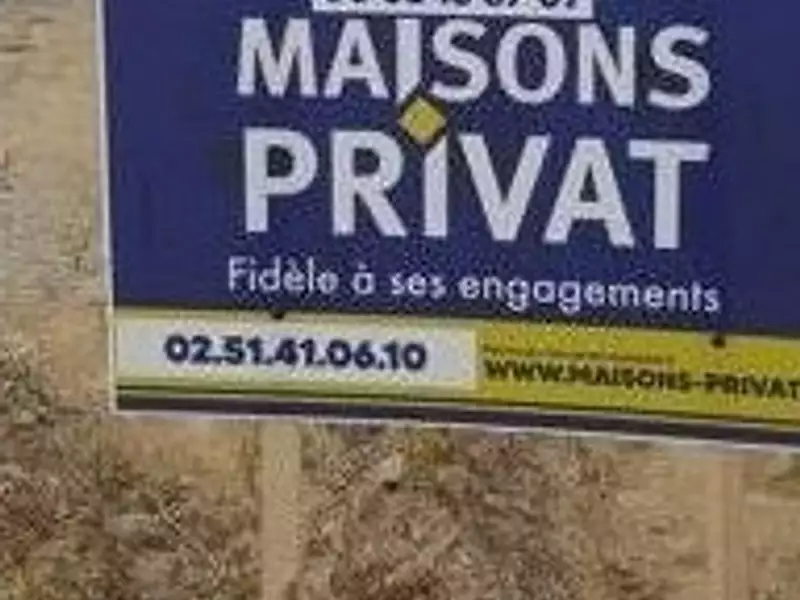 Terrain à bâtir, 352 m² - La Roche-sur-Yon (85000)