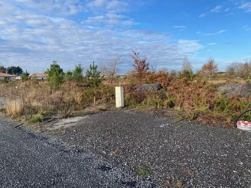 Terrain à bâtir, 676 m² - Le Porge (33680)