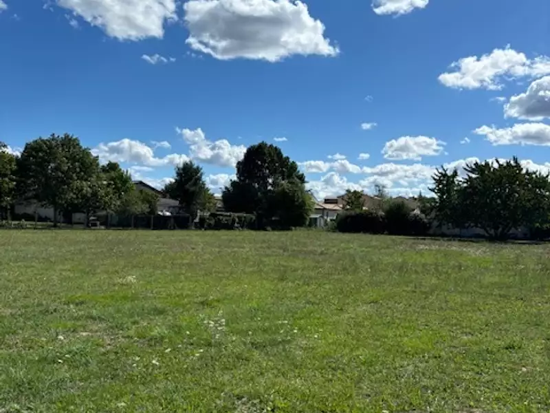 Terrain à bâtir, 570 m² - Noé (31410)