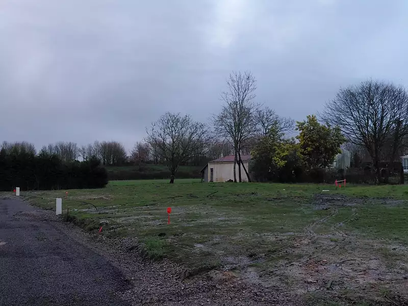 Terrain à bâtir, 376 m² - Saint-Mathurin (85150)