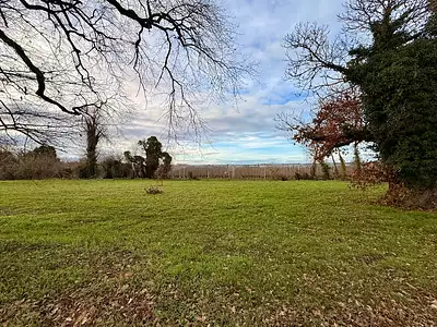 Terrain à bâtir, 1 900 m²