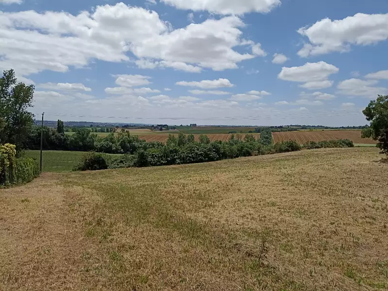 Terrain à bâtir, 700 m² - L'Isle-Jourdain (32600)