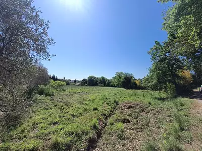 Terrain à bâtir, 728 m²
