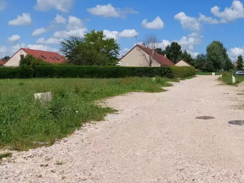 Terrain à bâtir, 1 027 m² - Châtenoy-en-Bresse (71380)