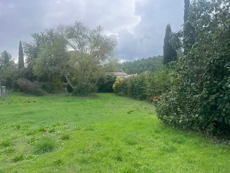 Terrain à bâtir, 839 m² - Saint-Martin-de-Crau (13310)