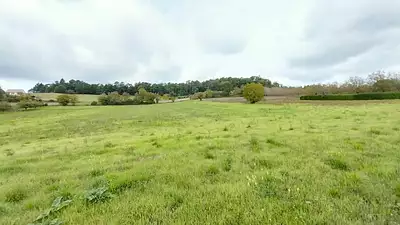 Terrain à bâtir, 819 m²