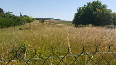 Terrain à bâtir, 2 150 m²