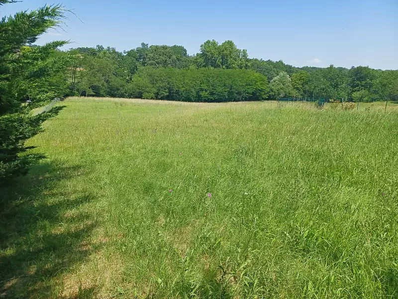 Terrain à bâtir, 1 380 m²