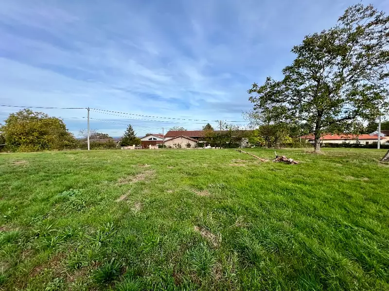 Terrain à bâtir, 833 m² - Viriat (01440)