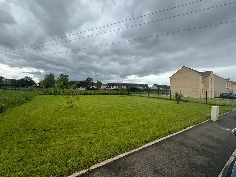 Terrain à bâtir, 350 m² - Tournan-en-Brie (77220)