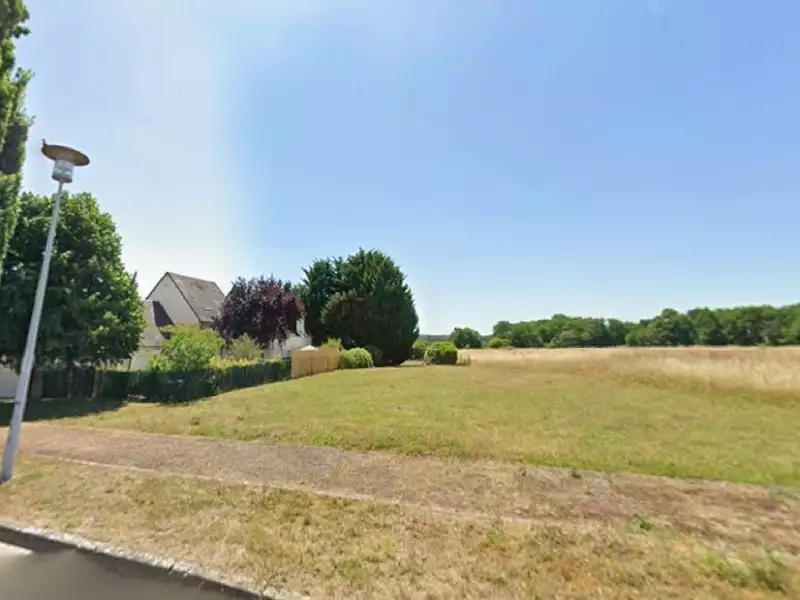 Terrain à bâtir, 379 m² - Artannes-sur-Indre (37260)