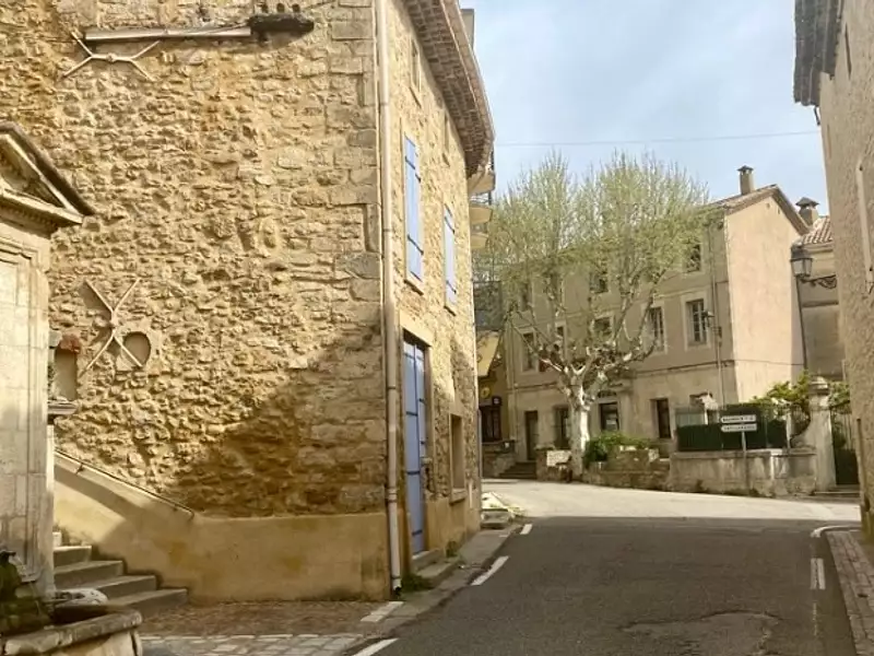 Terrain à bâtir, 700 m² - Tresques (30330)