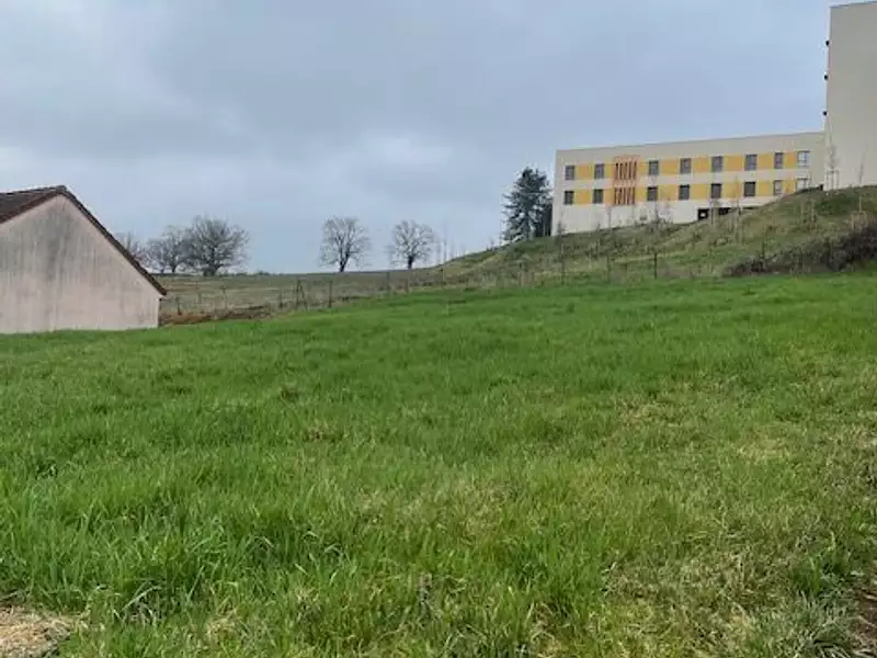 Terrain à bâtir, 999 m² - Charolles (71120)