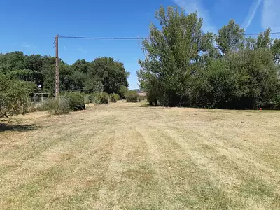 Terrain à bâtir, 737 m²