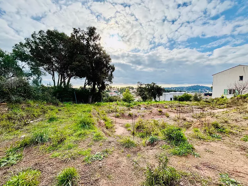 Terrain à bâtir, 809 m² - La Garde (83130)
