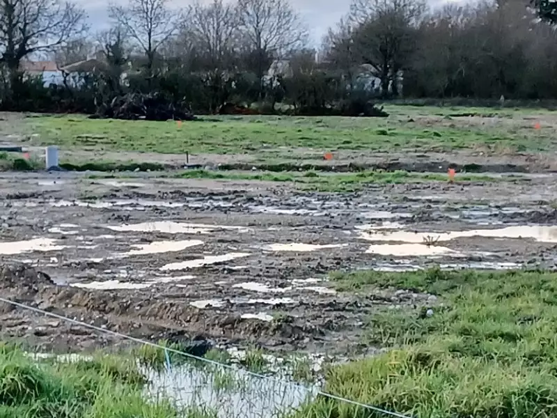 Terrain à bâtir, 350 m² - Saint-Urbain (85230)