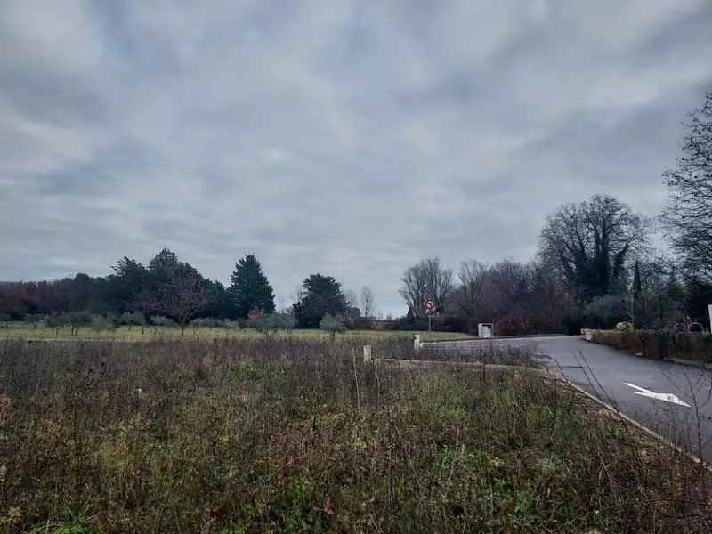 Terrain à bâtir, 150 m² - Tourves (83170)