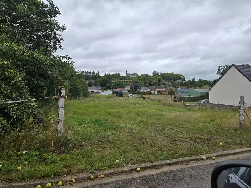 Terrain à bâtir, 1 700 m² - Heucourt-Croquoison (80270)