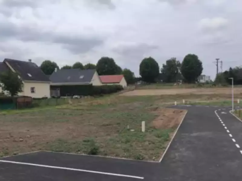 Terrain à bâtir, 590 m² - Mareau-aux-Prés (45370)