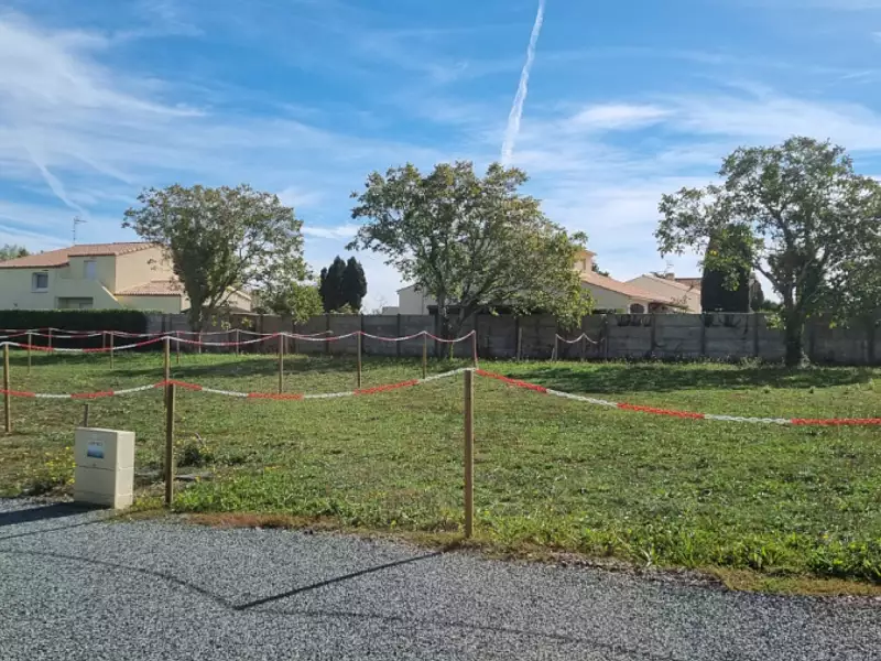 Terrain à bâtir, 347 m² - Angles (85750)